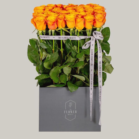 زويا صقر تفتتح The Flower Society مركزاً للورود والفن في دبي