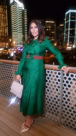 الدكتورة خلود تبكي بشدة بسبب الكلاب!