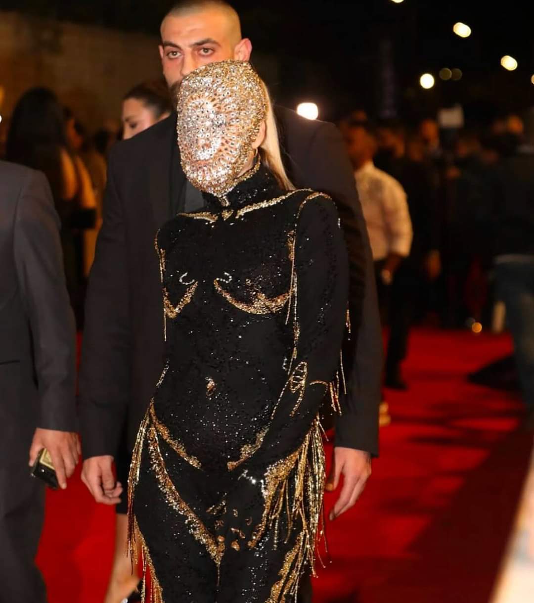 باميلا الكيك ترد على اتهامات بتقليدها للمغني توليت