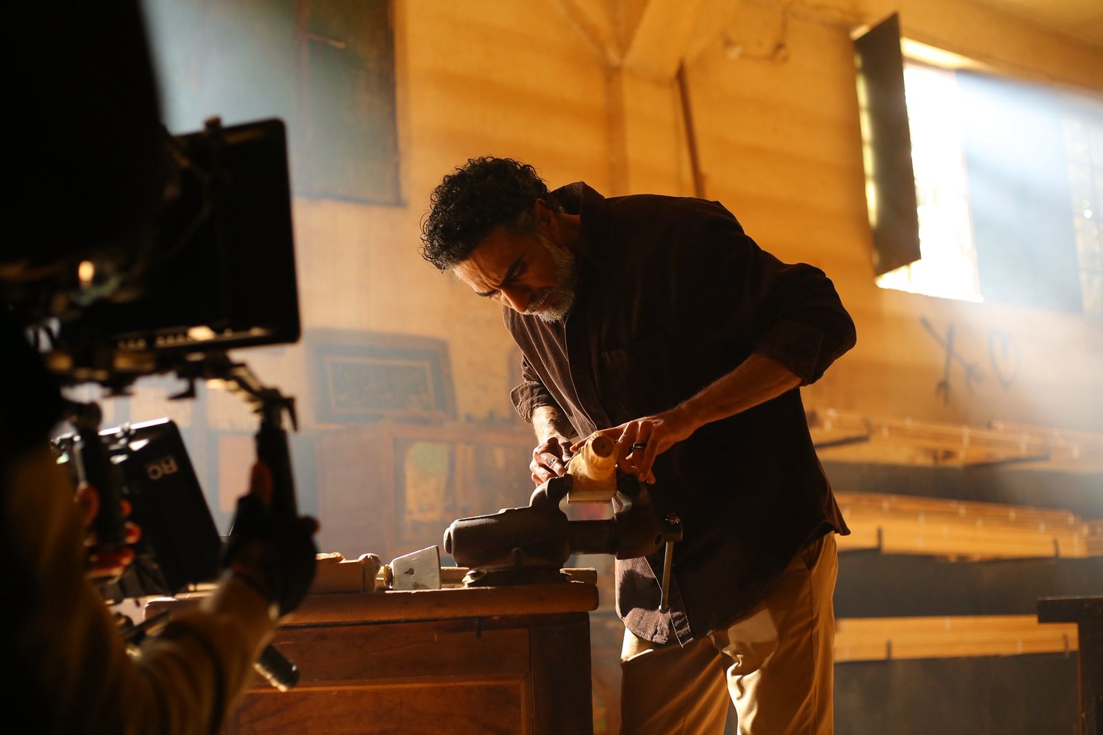 صور جديدة من كواليس مسلسل «توابع» للنجمة ريهام حجاج