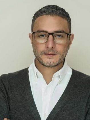 أحمد الفيشاوي: أنا أًصبحت جدّ وابنتي عندها 23 سنة