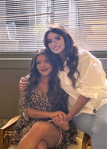 زينة تترقب العرض العالمي الأول لـ