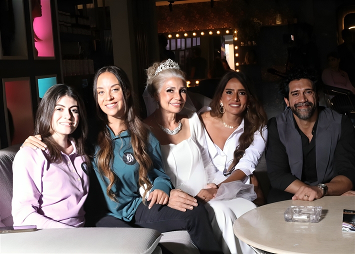 زينة تترقب العرض العالمي الأول لـ