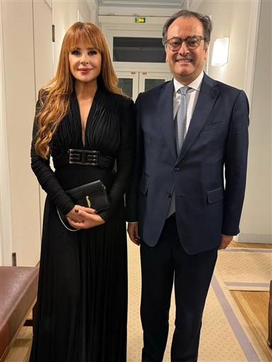 تكريم كارول سماحة في باريس بجائزة 