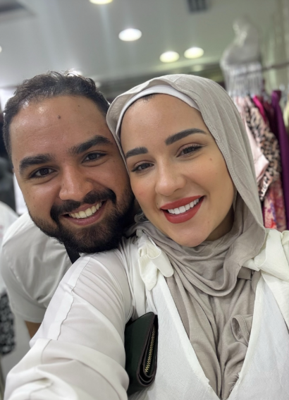 أسما شريف منير منير ترتدي الحجاب وتحذف صورها بدونه