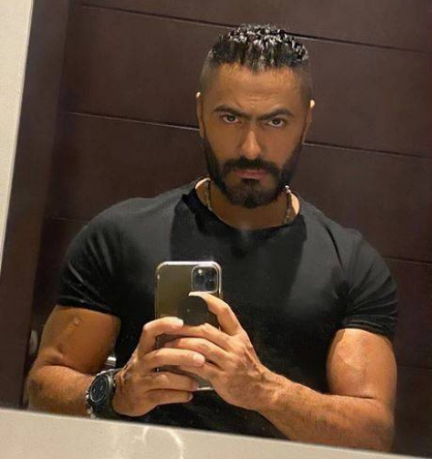 تاليا ابنة تامر حسني ترقص مع والدها على المسرح