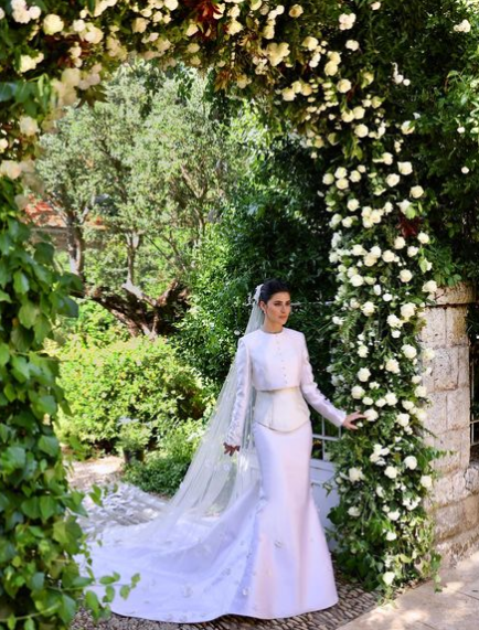 زفاف مدونة الموضة ديمة الشيخلي وإطلالة راقية بفستان 