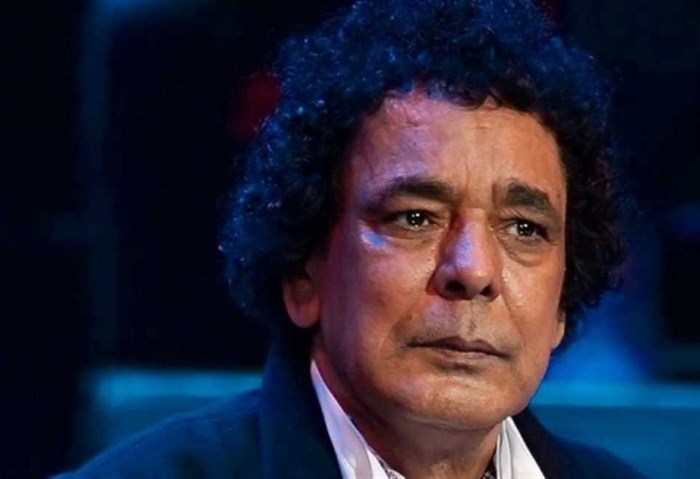 محمد منير يغادر المستشفى بعد تعرضه لوعكة صحية ويوجه رسالة لجمهوره