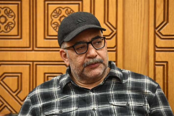 صور... الحزن يسيطر على النجوم في مراسم عزاء سليمان عيد