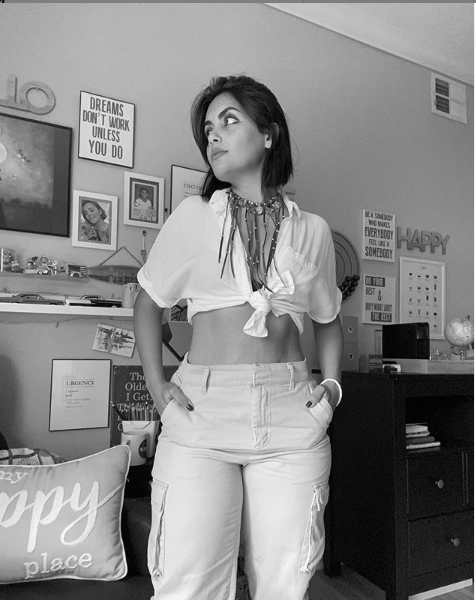 أمل الشهراني تكسر القيود الخليجية وترتدي بكيني على البحر وانتقادات حادة لها