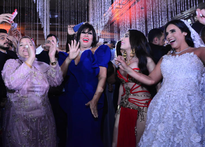 شاهدي حفل زفاف ابنة خالد عجاج.. هل أعجبك إطلالتها؟