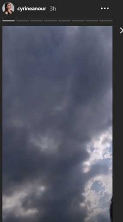 سيرين عبد النور تُودِّع الصيف من حمام السباحة بملابس البحر