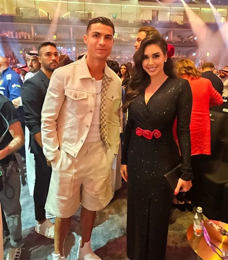 صورة خاصة تجمع بين كريستيانو رونالدو وياسمين صبري