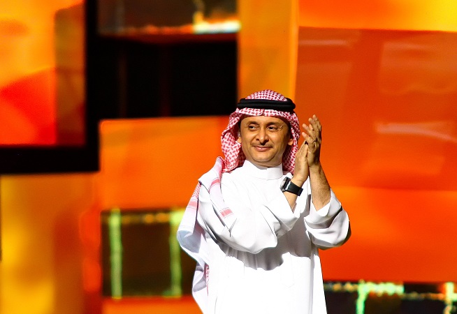 عبد المجيد عبد الله يُفجِّر مفاجأة لجمهوره.. وما علاقة أحلام؟