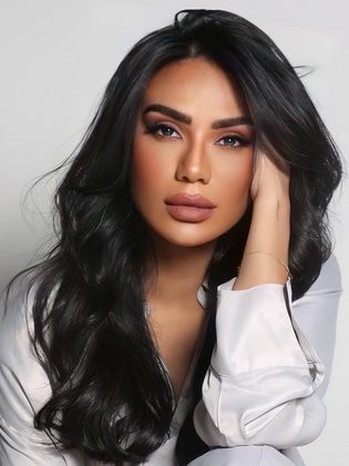 فيديو.. لبنى عبد العزيز تترك الأستوديو بعد سؤال عن الزواج والارتباط