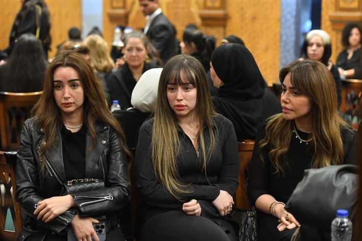 صور... الحزن يسيطر على النجوم في مراسم عزاء سليمان عيد