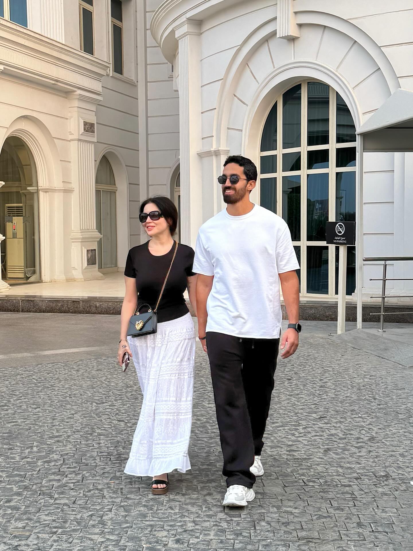 من شهر العسل... أول ظهور لـ مي عز الدين وزوجها بعد عقد القران