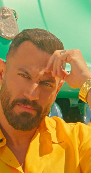 نيقولا معوض ينشر أول صورة برفقة مولوده الثاني وهذا اسمه