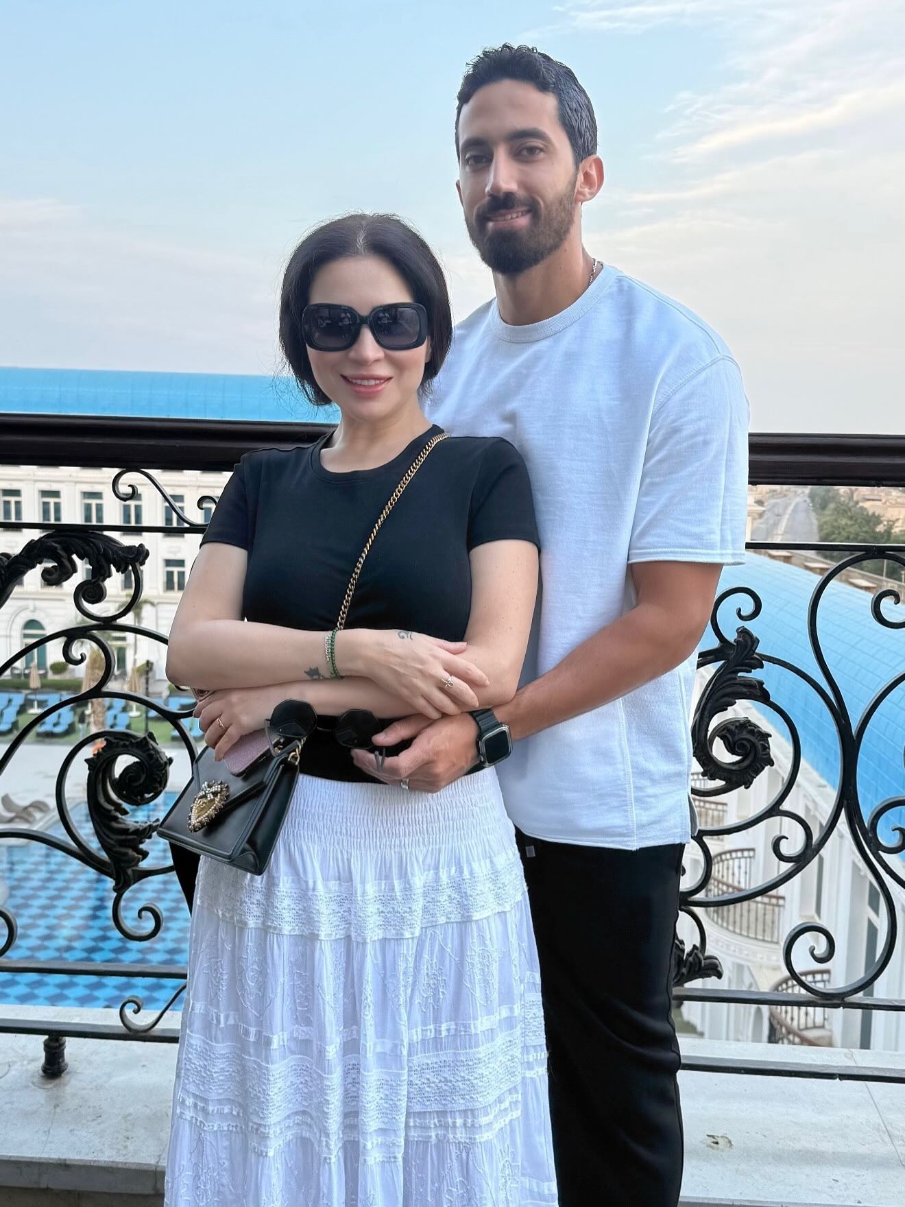 من شهر العسل... أول ظهور لـ مي عز الدين وزوجها بعد عقد القران