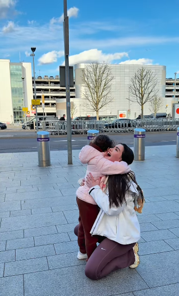 روان بن حسين توثق لحظة لقائها بابنتها بعد غياب عام