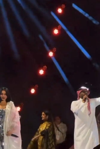 هيفاء وهبي ترتدي العباءة وتغطي وجهها بـ 