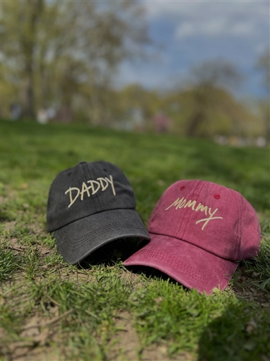 أسماء أبو اليزيد تعلن حملها بجلسة تصوير مع زوجها