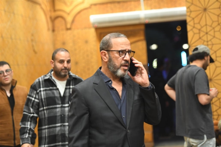 صور... الحزن يسيطر على النجوم في مراسم عزاء سليمان عيد