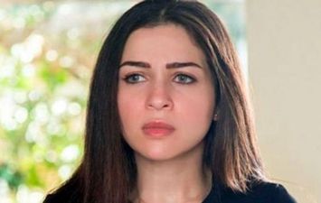 مي عز الدين تغادر المستشفى بعد استقرار حالتها الصحية