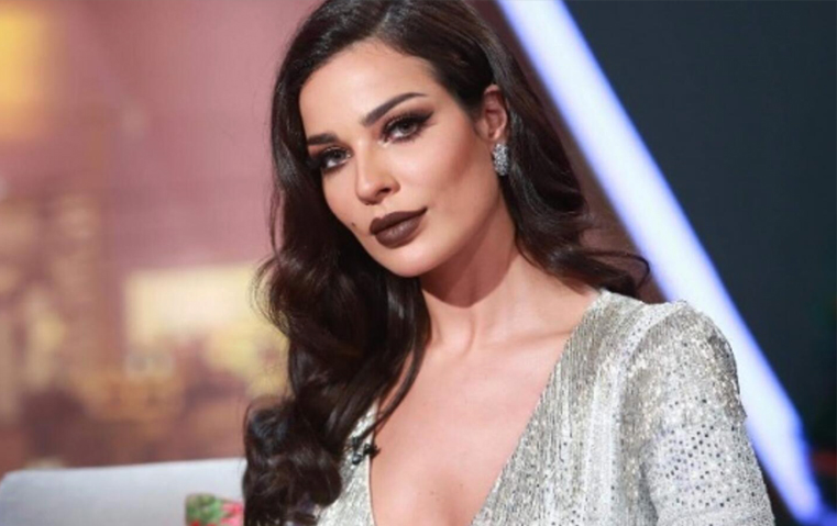 نادين نسيب نجيم تُقلد نجمة كبيرة بطريقة كوميدية