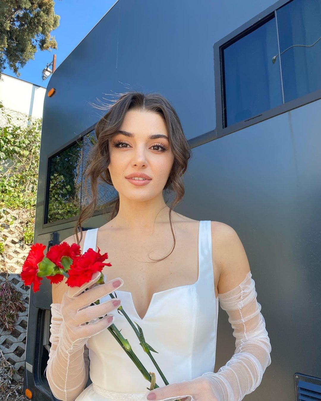 النجمة التركية هاندة أرتشيل ترد لأول مرة على اتهامها بتعاطي المخدرات