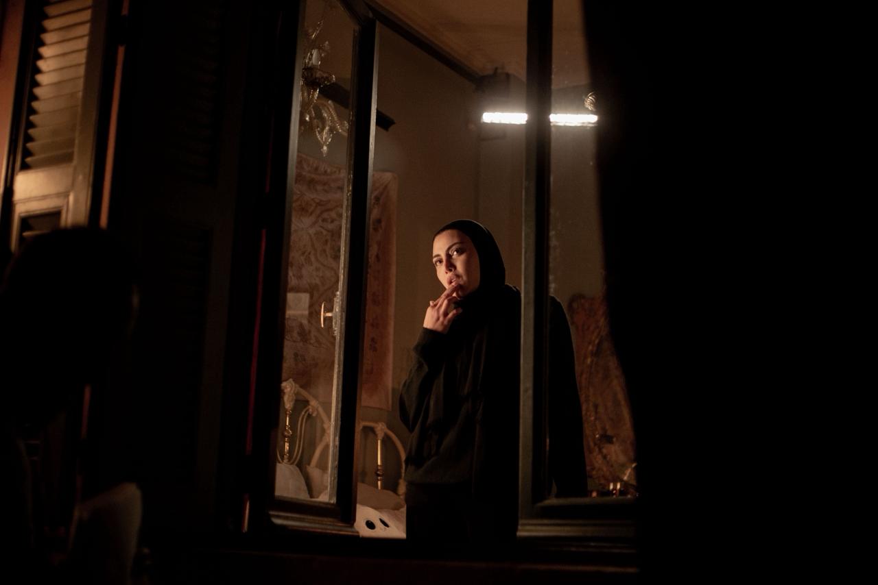 صور جديدة من كواليس مسلسل «توابع» للنجمة ريهام حجاج