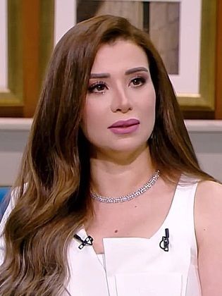 مذيعة مصرية: شيرين عبد الوهاب محتاجة تهتم ببناتها شوية