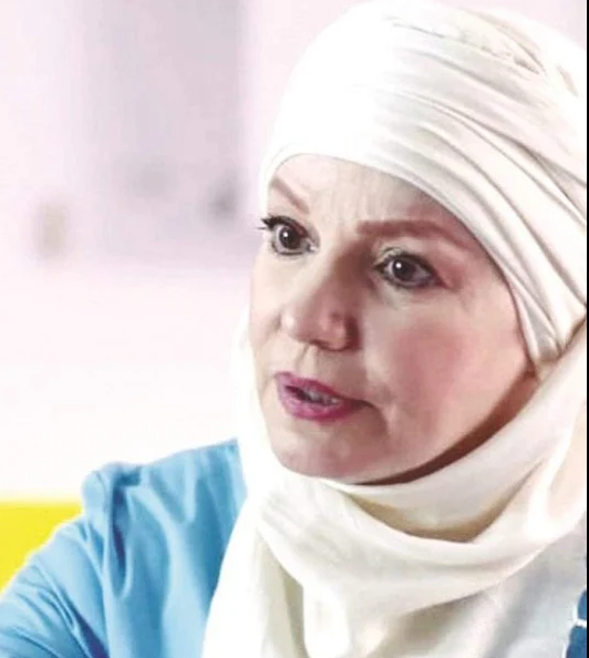 آية سماحة تهاجم فنانة كبيرة بعد إغلاق عيادة بيطرية: 