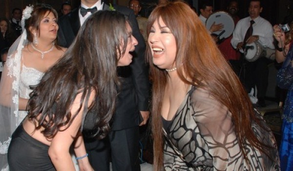 تعليق دينا على قرار عودة فيفى عبده للرقص