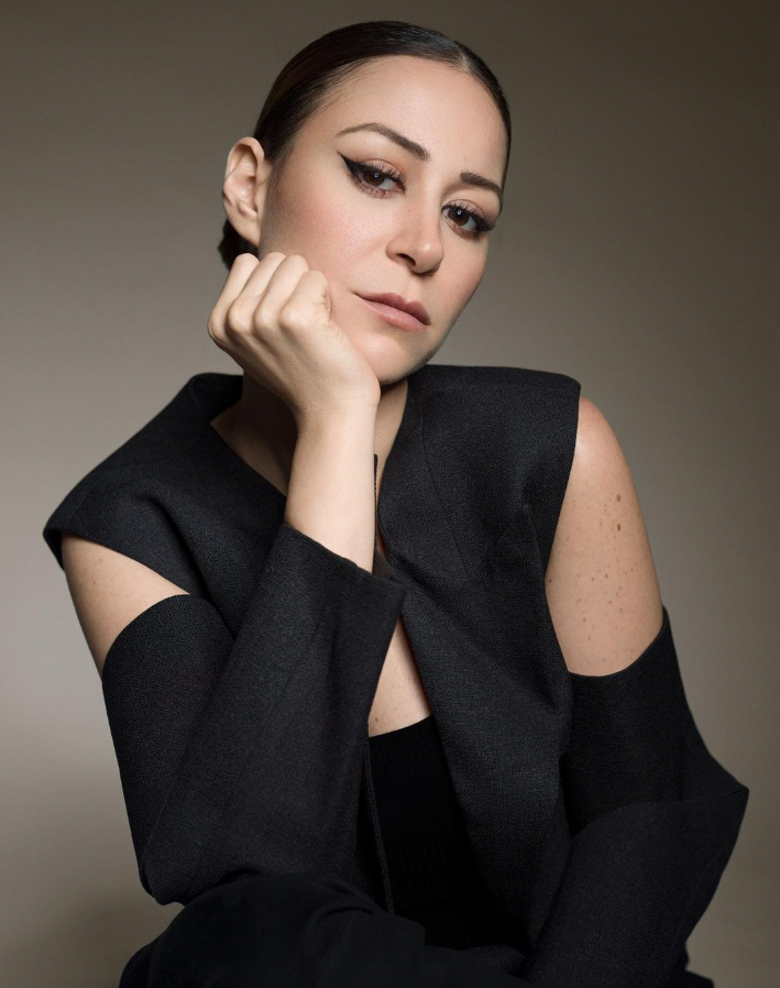 أسماء جلال بدلاً من منة شلبي في 