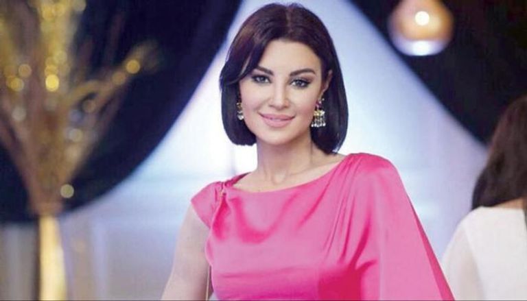 أروى جودة ترد على متابعة تنمرت على شكل وجهها وتكشف السبب