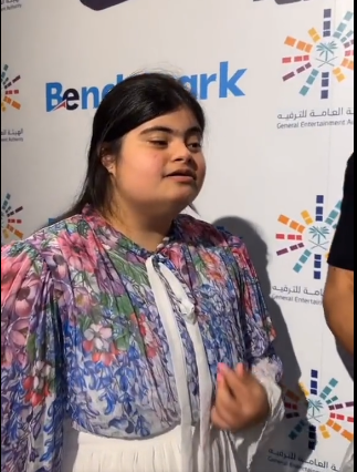 فيديو محمد حماقي لفتاة: طول الحفلة بغنيلك إنتِ بس !