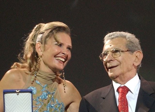 يسرا ترد لأول مرة على أزمة تصريح “غرفة النوم” مع يوسف شاهين