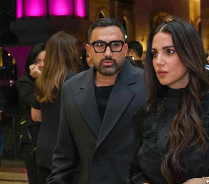 أبرز لقطات عزاء والد منة شلبي بحضور نجوم الفن