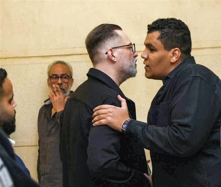 أبرز لقطات عزاء والد منة شلبي بحضور نجوم الفن