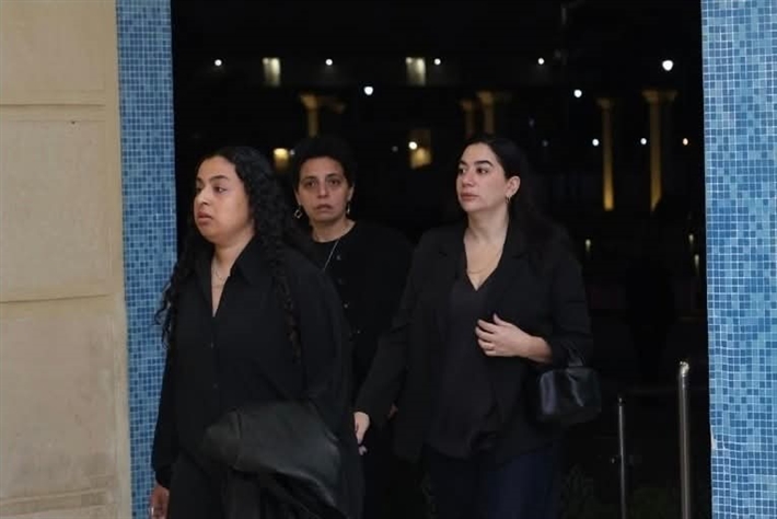 أبرز لقطات عزاء والد منة شلبي بحضور نجوم الفن