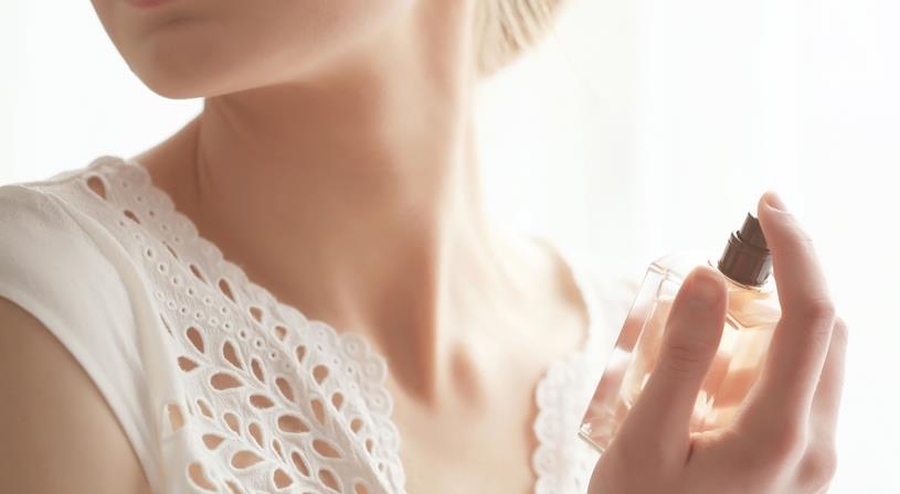 5 تفسيرات لرؤية العطر في المنام