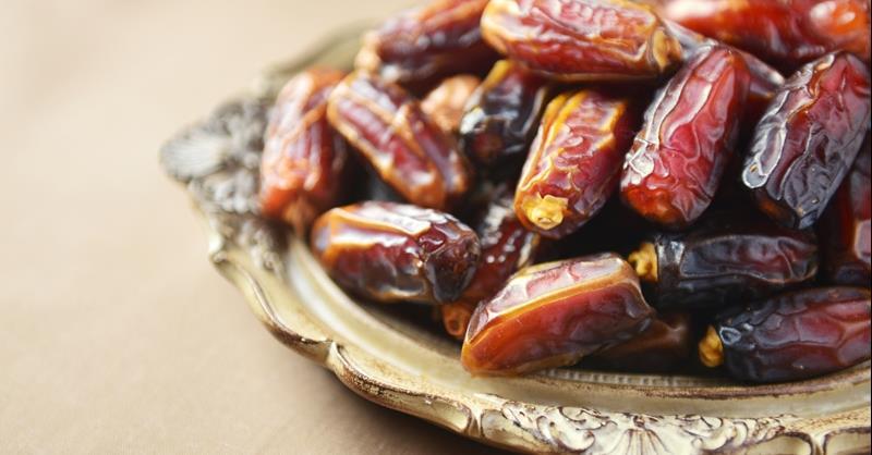 تفسير اعطاء التمر في المنام للعزباء نواعم
